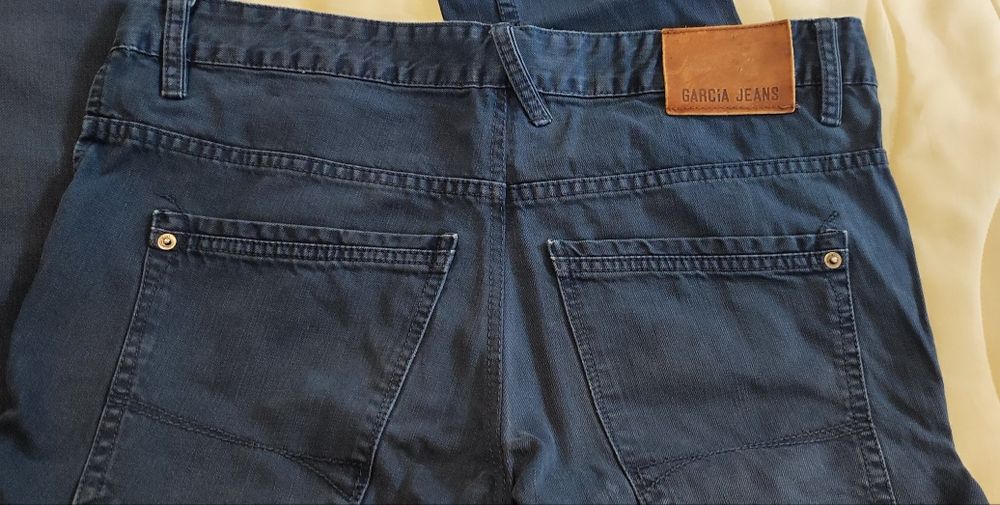 Мъжки дънки и панталони