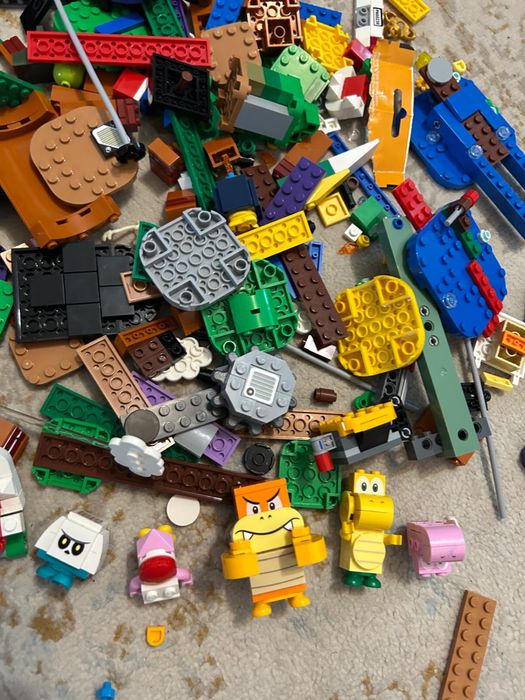 Lego Super Mario seturi diverse cu figurine incluse