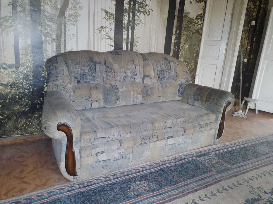 Диван и два кресла