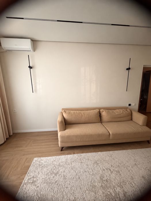 Срочно! Продам диван длина 230см на 110 см