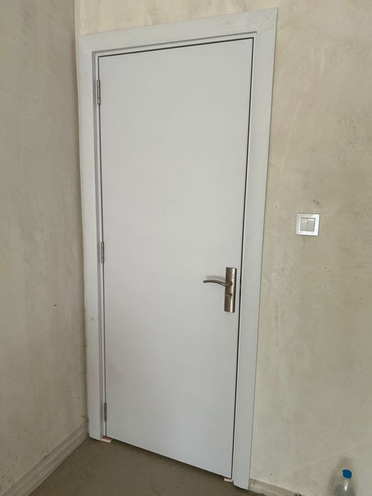 Продавам интериорна врата