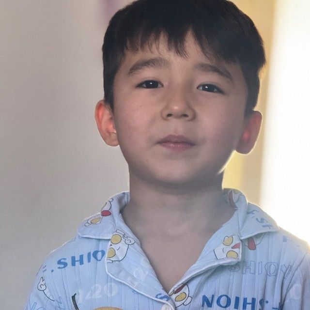 Холодильник сотади шу инсонди таниганлар борми