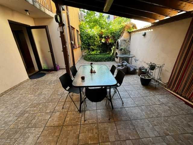 Vand Casa singur curte Brancoveanu, Alunisului, , 5 camere si 3 bai, 160 m.p..
