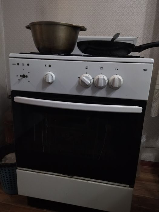 Продам газовую плиту. Срочно