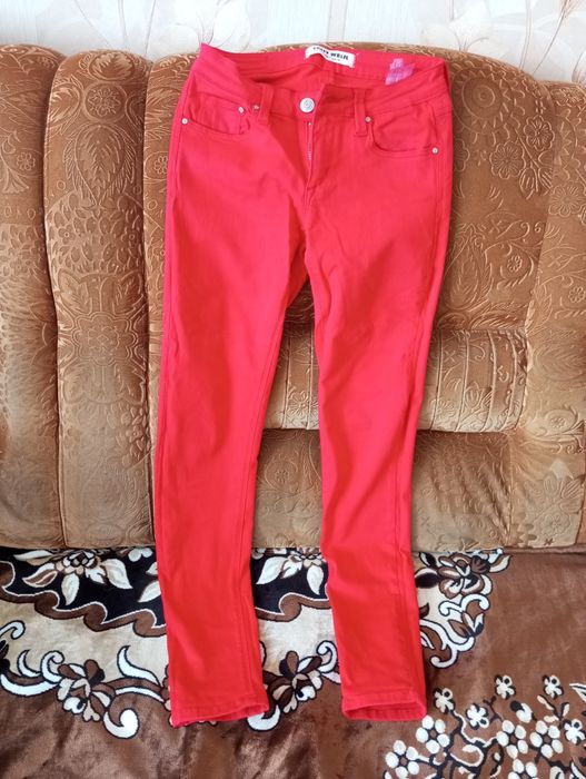 Джинсы женские...