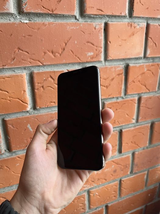 Продам или обменяюсь IPhone XS 256
