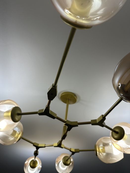 Продам  срочно люстру