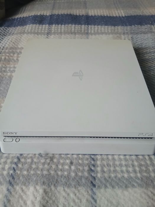 Vând ps 4 ca m-am luat ps 5