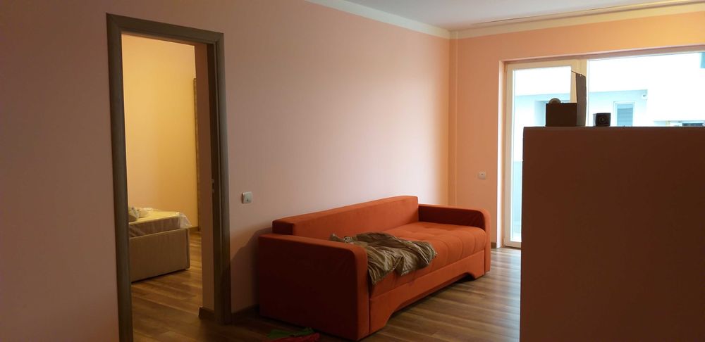pat dublu tapitat - cu saltea si canapea extensibila