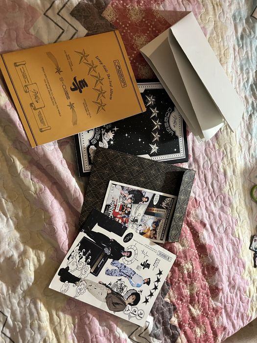 Альбом stray kids и карточки