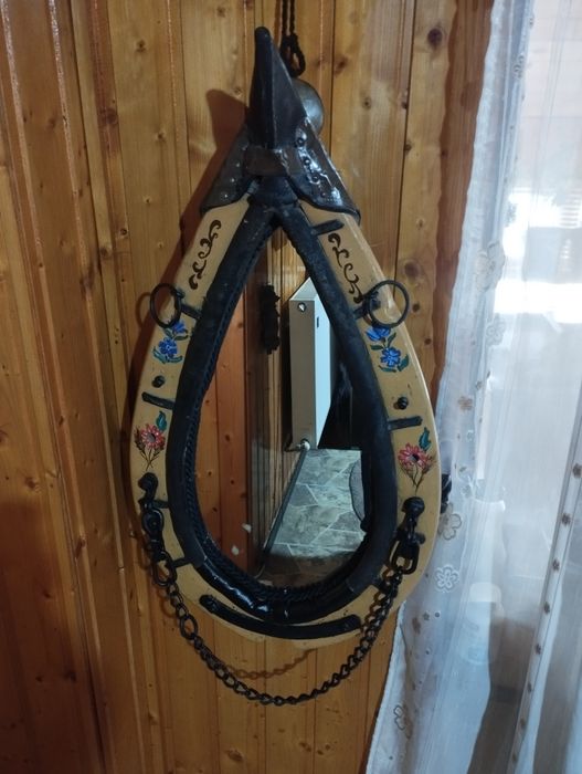 Vând oglinda Jug de cal