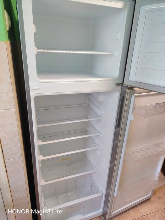 Vând Frigider cu Congelator Artic
