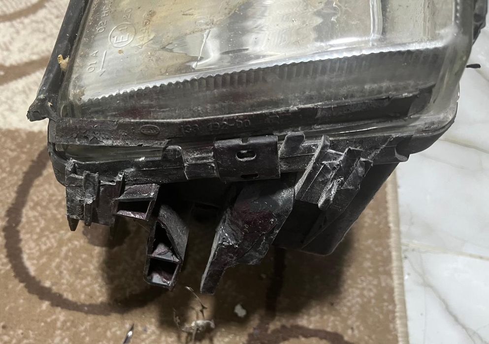 Фара ауди 100 с4