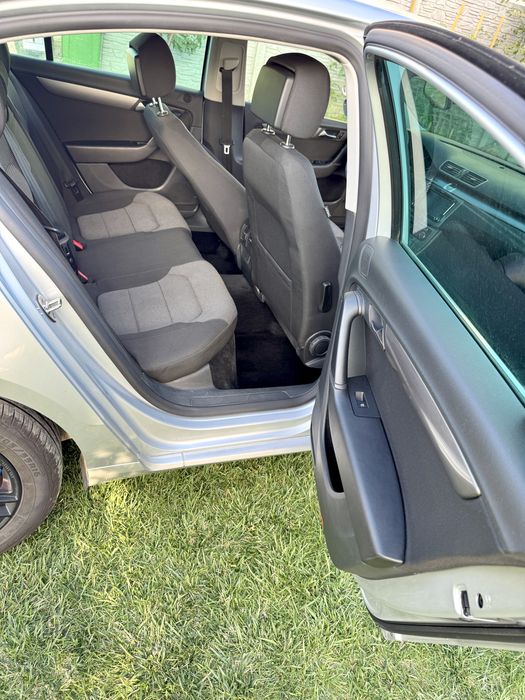 Passat B7 1.8 TSI 2011 pe benzina de 160 cp AUTOMATA berlina / limusina