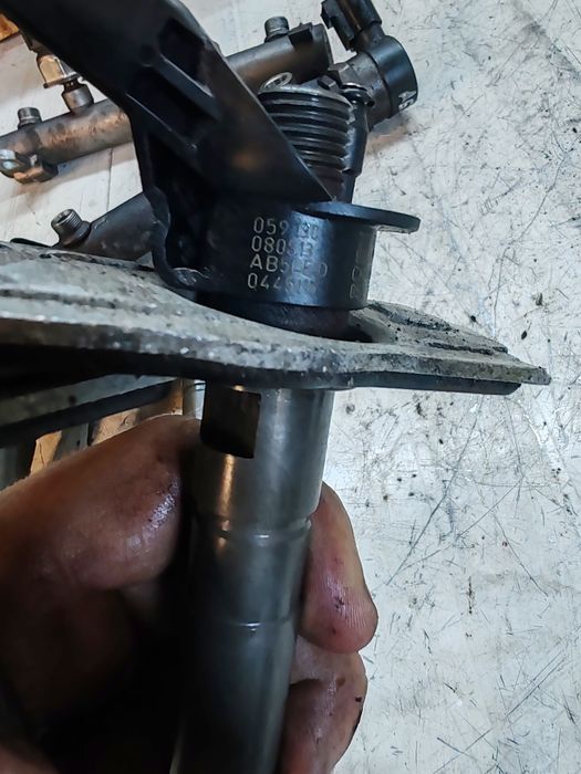 Injector Audi A6 C6 2.7tdi 250lei buc