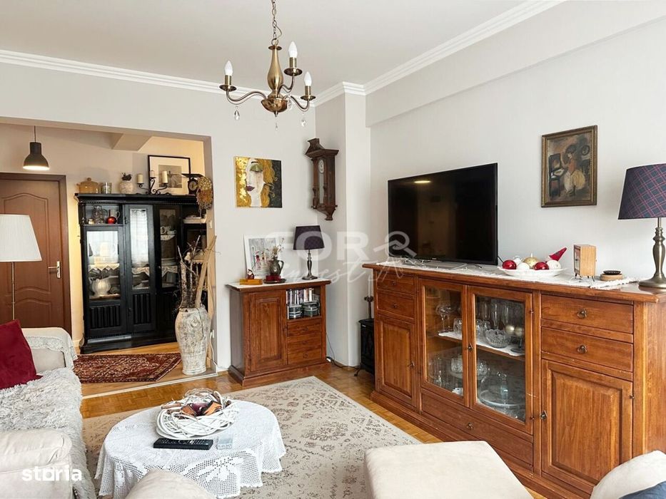Apartament 3 camere de vanzare, la casa, zona Magheru