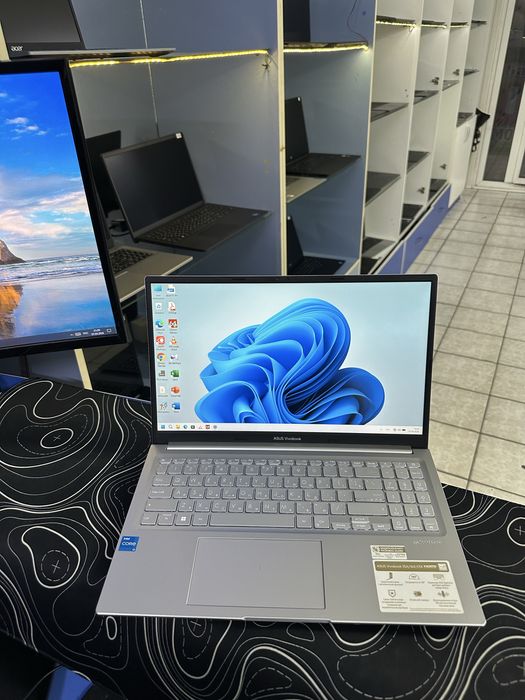 Новый Asus ViviBook Core i3-1220P ОЗУ-8ГБ ССД-512 цикл 58 в идеальном