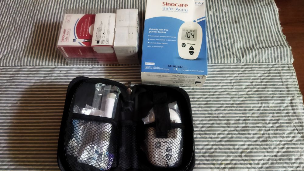 Продается глюкометр + 100 игл и тестов