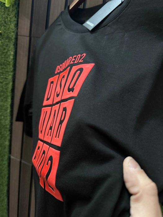 Тениска Dsqaured2 /червено гумирано лого/