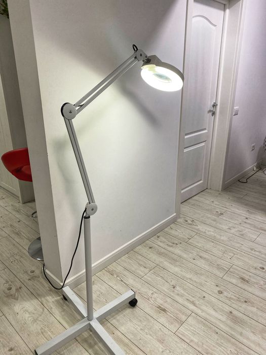 Vând pat cosmetica/gene/masaj plus scaun si lampa