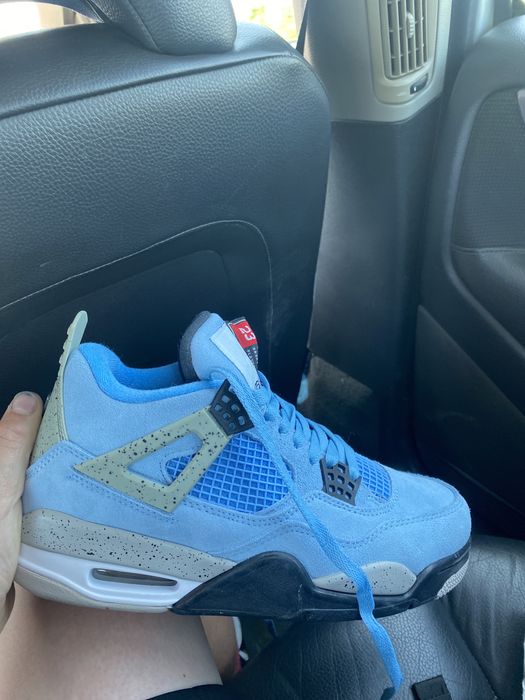 Jordan 4 university blue