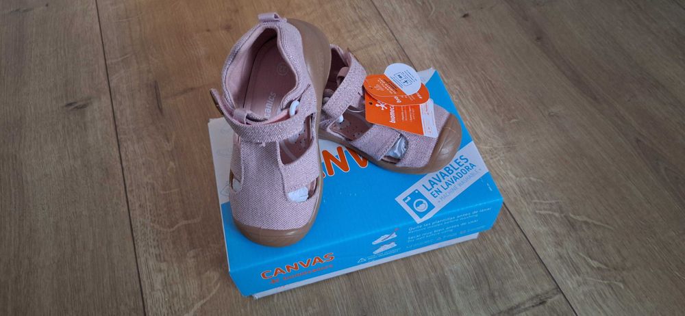 Sandale Biomecanics noi marimea 22