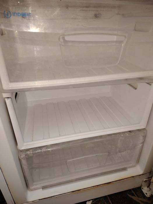 Холодильник INDESiT б/у 65000 тг.