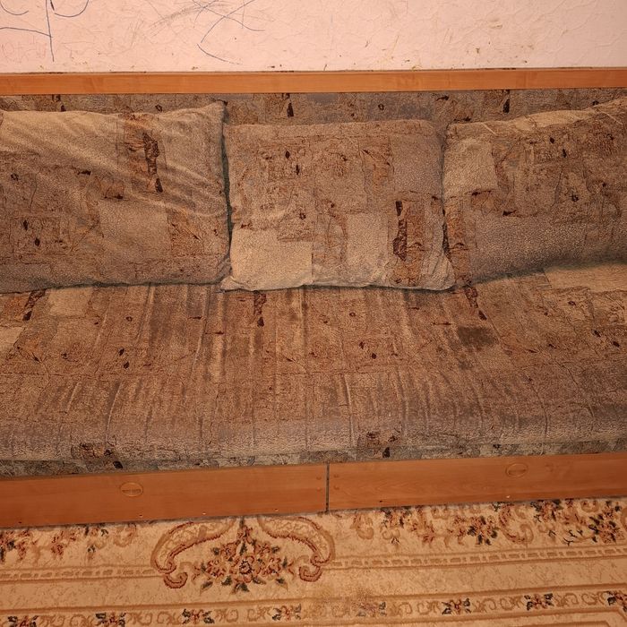 Диван раздвижной 2-х местный