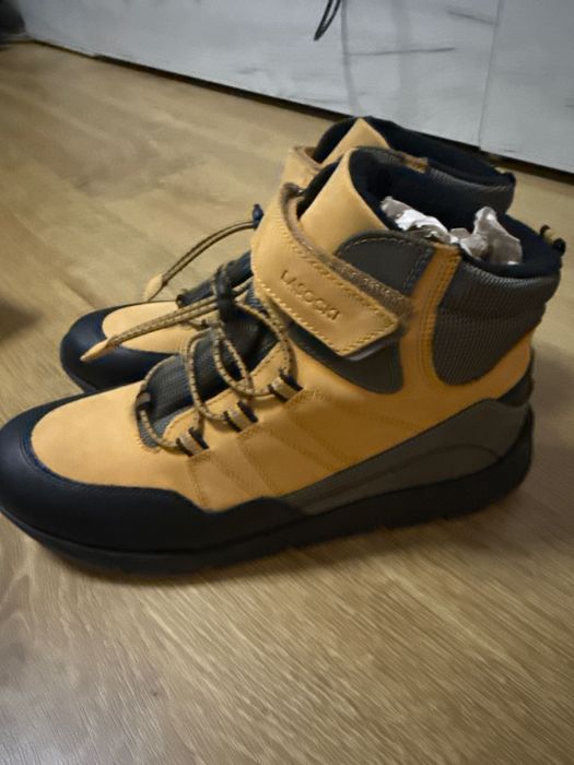 Боти за момче нови