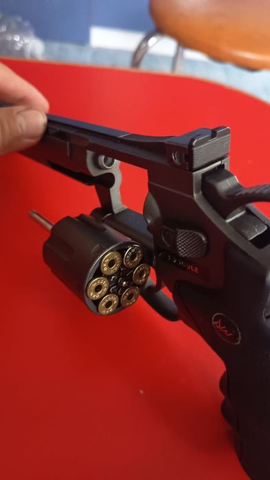Dan Wesson 8 Airsoft Revolver