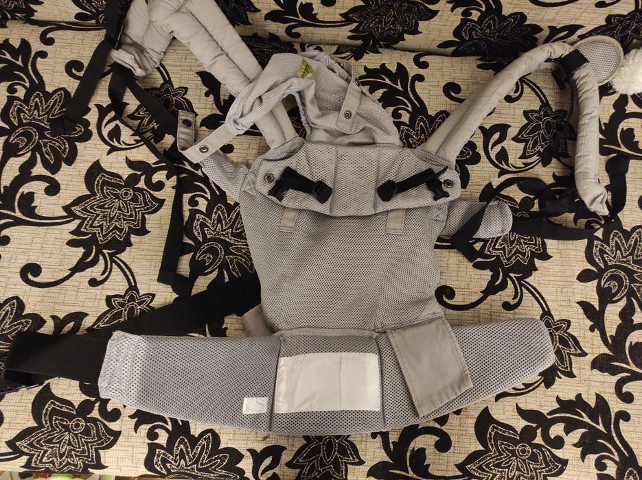 Vând marsupiu ergonomic