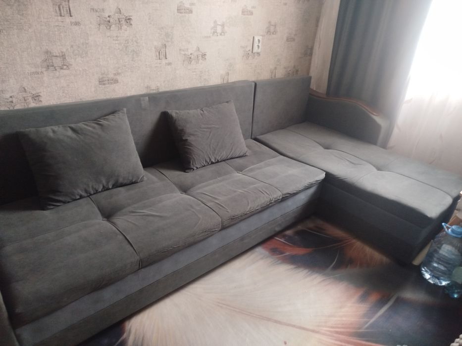 Продам диван для гостиной