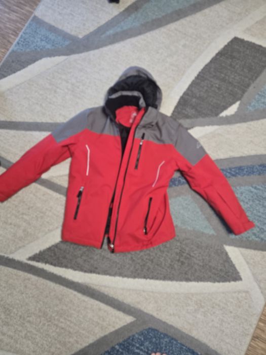 Costum ski marca McKinley