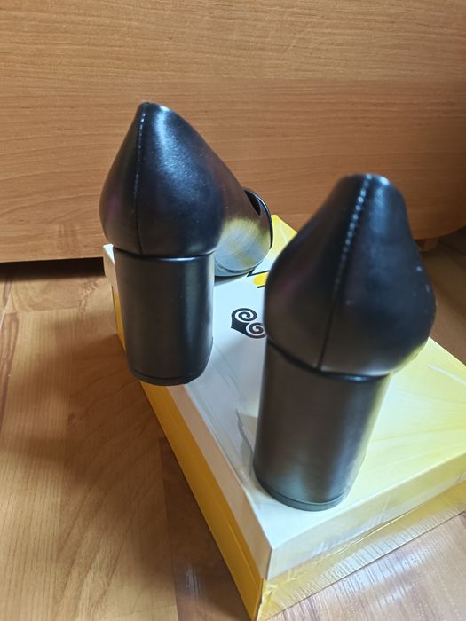 Туфли черные женские