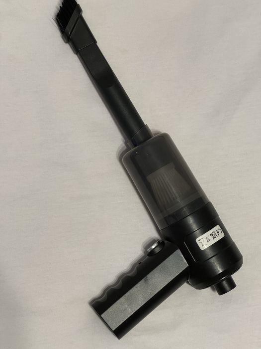 Aspirator portabil nou in cutie cu încărcare USB si accesorii
