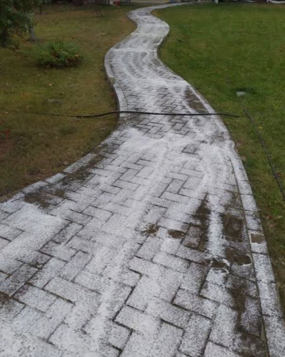 Чистка брусчатки и фасада дома