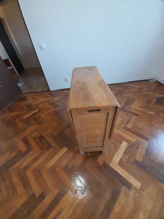 Masă pliabila de lemn și  pantofar