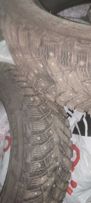 Продам шины зимние шипованые Mishlen