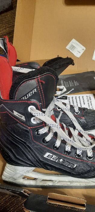 Продам хоккейгую экипировку на 4-7 лет