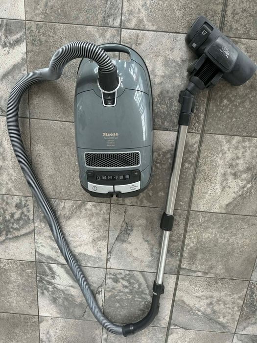 Прахосмукачка MIELE COMPLETE C3