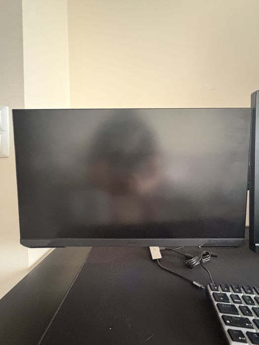 Геймърски сетъп – 2 монитора 200Hz/165Hz + бюро + Razer + Genesis