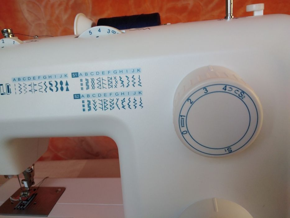 Продавам шевна машина с много видове шев.