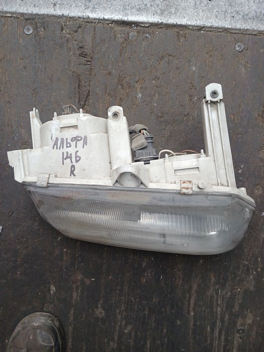 Фара Альфа Ромео 146 в оригинале правая