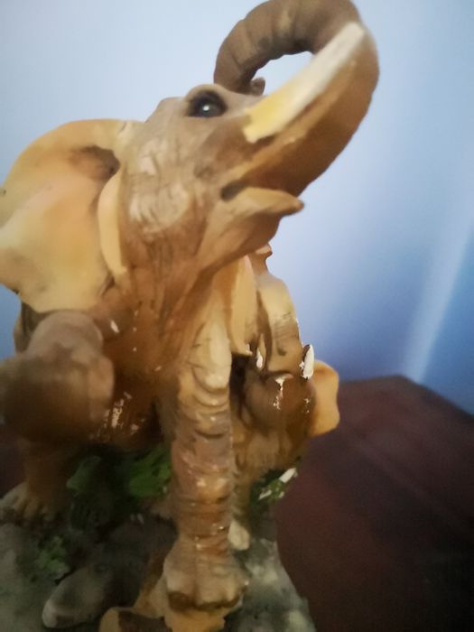 Сувениры слонов со слоненками