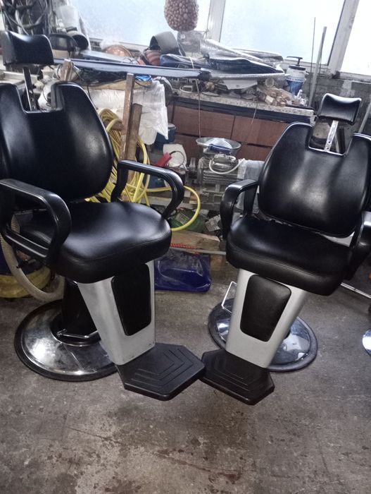 2 Броя Бръснарски столове