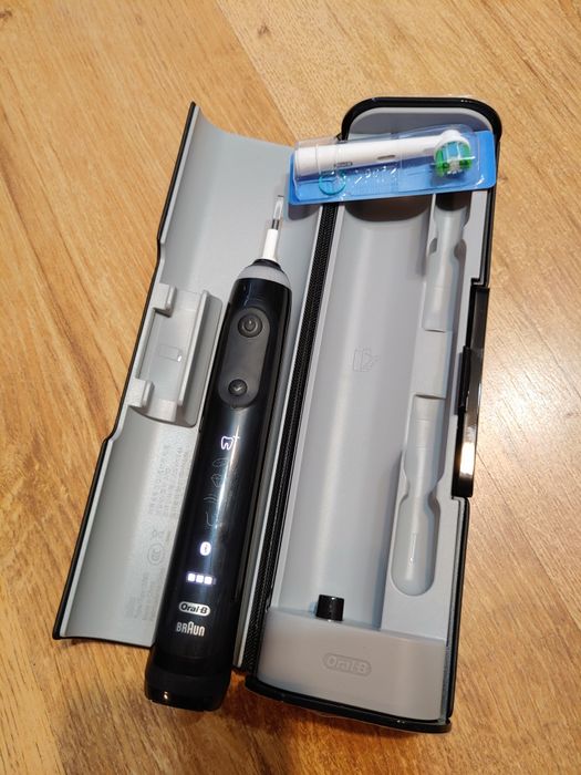 Periuta dinti Oral B Genius X 2000N bluetooth ca nou la cutie + dock statie incarcare wireless