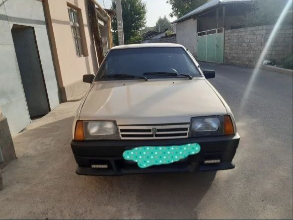 Lada21099 sotiladi