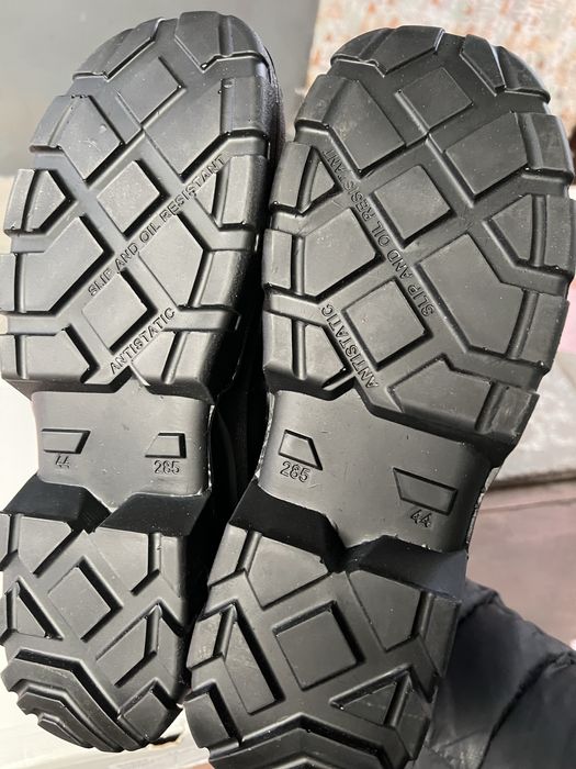 Vand bocanci protectie Uvex marimea 44