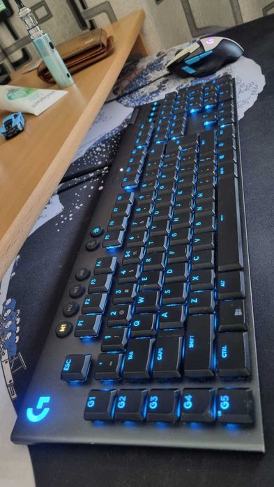 Vând tastatura gaming
