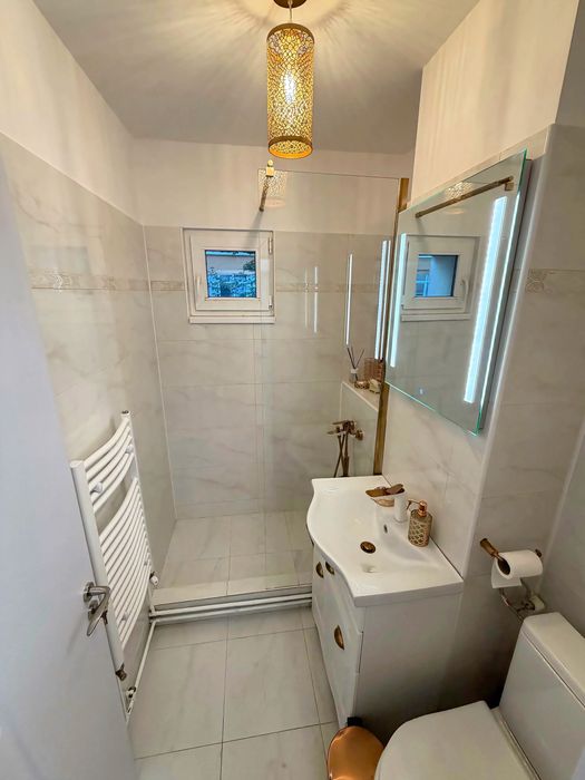 Apartament 3 camere | Complet renovat | Totul NOU | – Titu